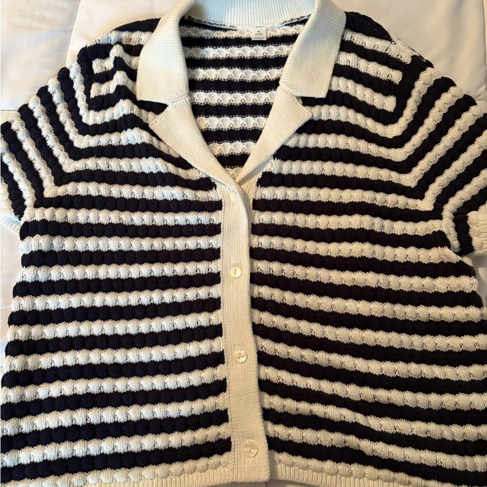 Striped Blue and White Women's Sweater Old Navy brand new